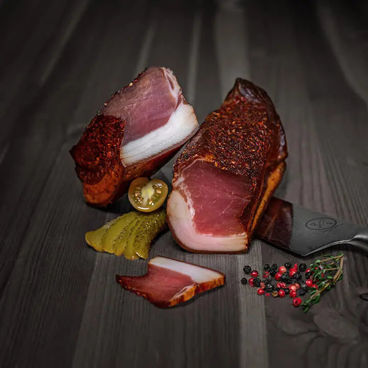 Karree-Speck im Paprika-Chilimantel Mountain Meat - Speckdealer